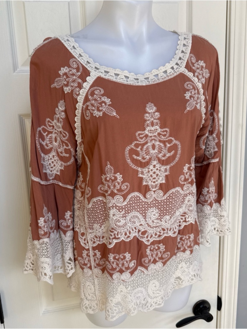 DEMOCRACY Embroidered Blouse Womens Boho Crochet Lace Top Peasant Hippie sz S